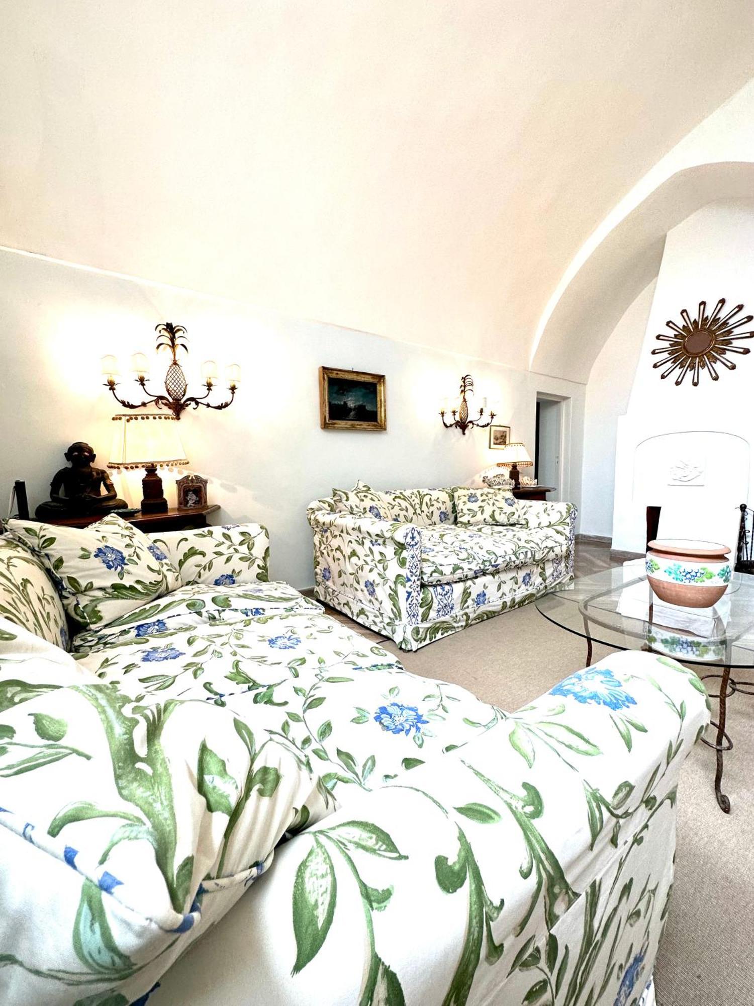 I Tre Soli Apartments By Caprirooms Eksteriør billede